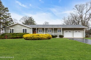 59 Winchester Dr in Tinton Falls, NJ - Building Photo