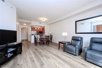 8010 Via Sardinia St in Estero, FL - Building Photo - Building Photo