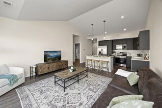 Savannah at Ankeny in Polk City, IA - Foto de edificio - Building Photo