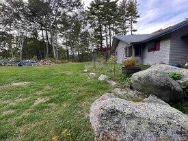 38 Brimmer Ln in Hampton Falls, NH - Building Photo