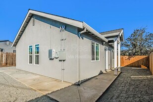 45 Banchio St in Bay Point, CA - Building Photo