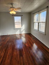 300 Nipper St in Fayette, MO - Foto de edificio - Building Photo