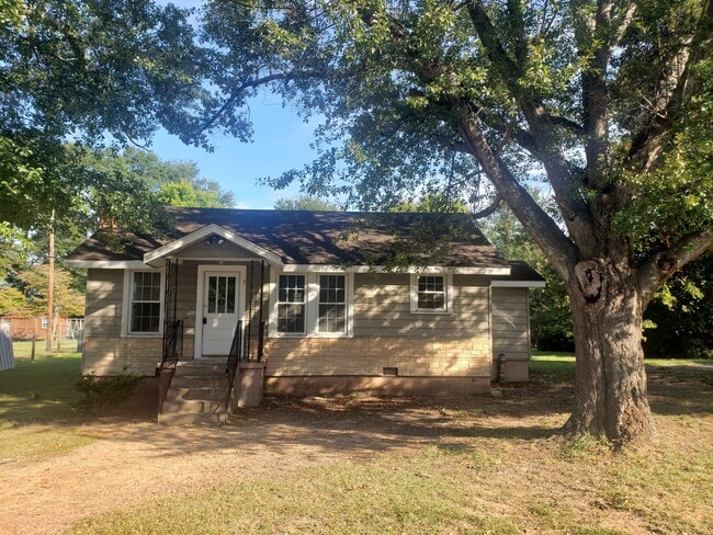 property at 9 Agnes St