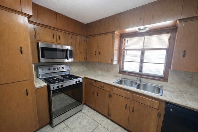 property at 903 Lamonte Ln