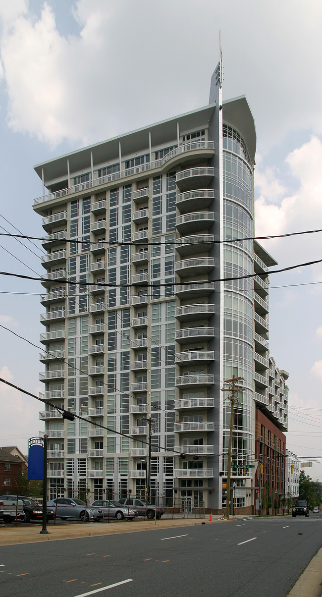 Courtside Condominiums in Charlotte, NC - Building Photo - Building Photo