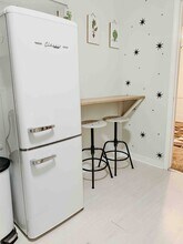 22101 Nowlin St, Unit West Dearborn Apartment in Dearborn, MI - Foto de edificio - Building Photo