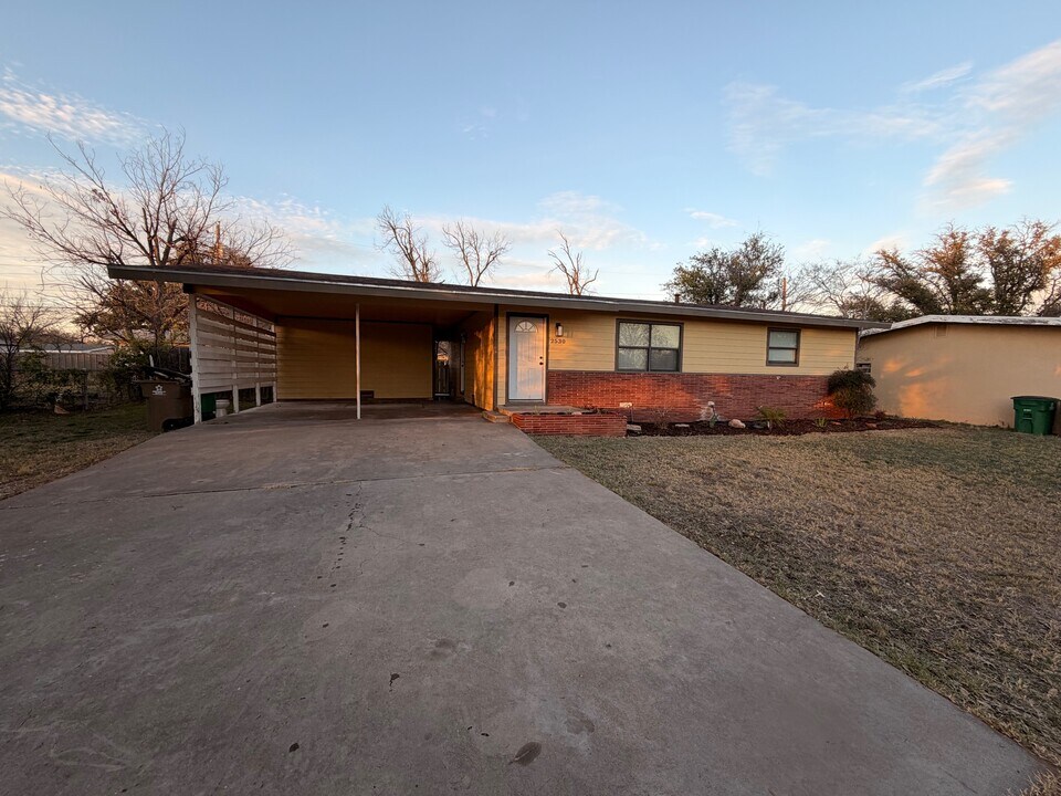 2530 Baylor Ave in San Angelo, TX - Building Photo