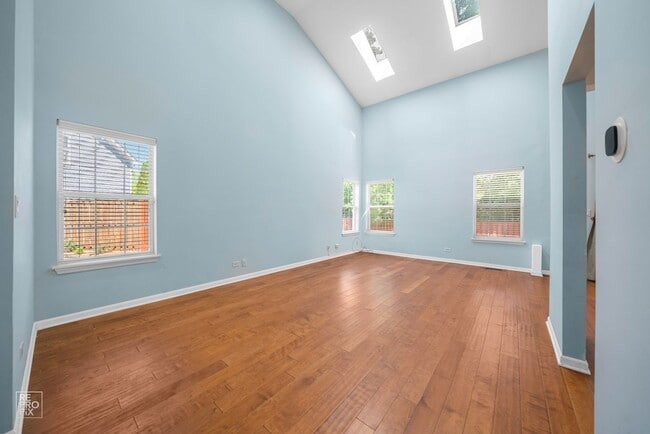 1724 Leeds Ct in Mundelein, IL - Building Photo - Building Photo