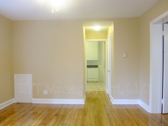 8405 Greenwood Ave in Takoma Park, MD - Building Photo - Building Photo