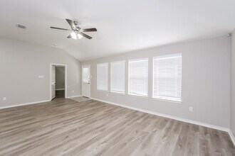 3903 Bridle Path Ln in Sanger, TX - Building Photo - Building Photo