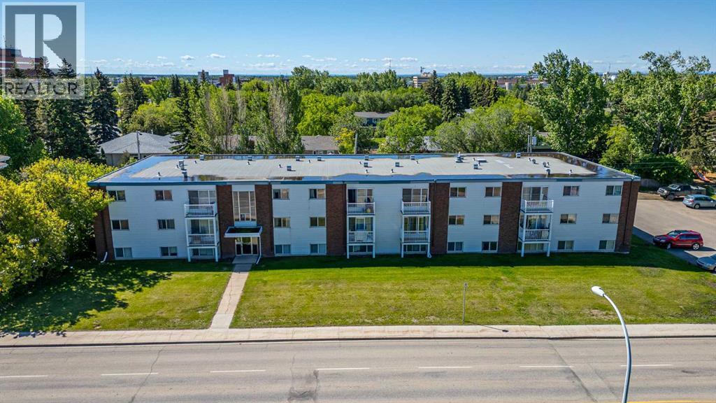 9807-9108 108 Ave in Grande Prairie, AB - Building Photo