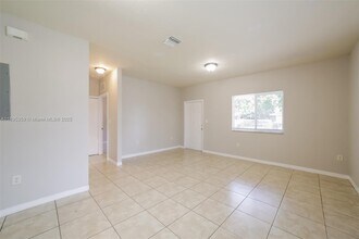 10131 W Indigo St in Miami, FL - Building Photo - Building Photo