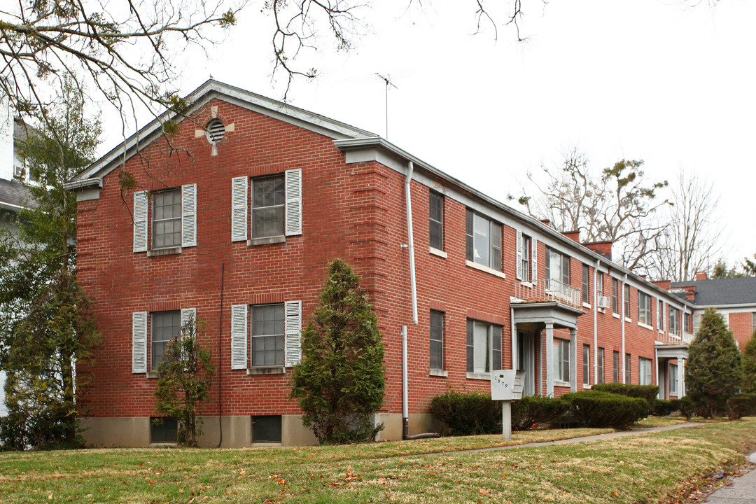 2079 Douglass Blvd in Louisville, KY - Foto de edificio