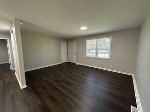 137-137 Pisgah Dr, Unit 137 in Spartanburg, SC - Building Photo - Building Photo