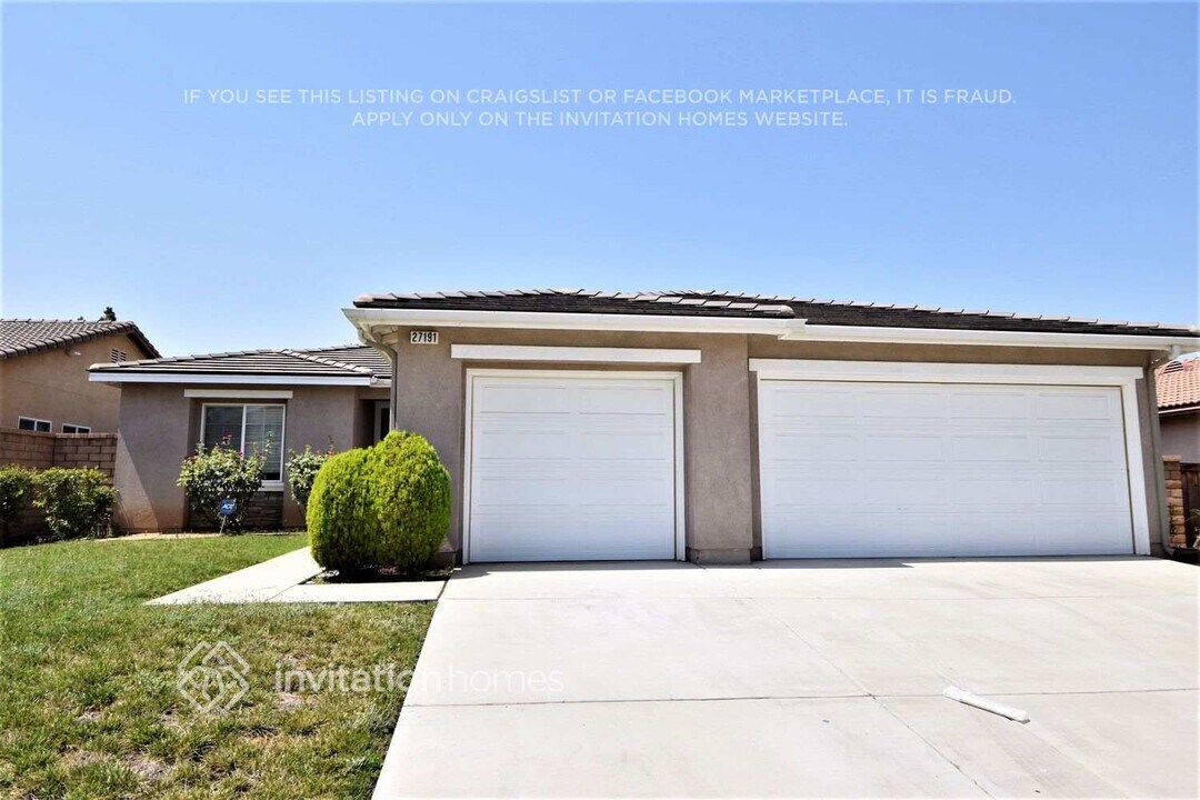 27191 Golden Field Ct in Moreno Valley, CA - Building Photo