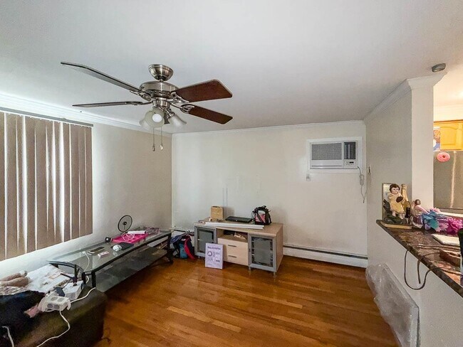 57 Suburbia Ct in Jersey City, NJ - Building Photo - Building Photo