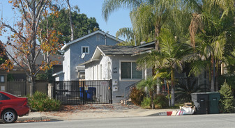 147 N Barranca Ave Apartments