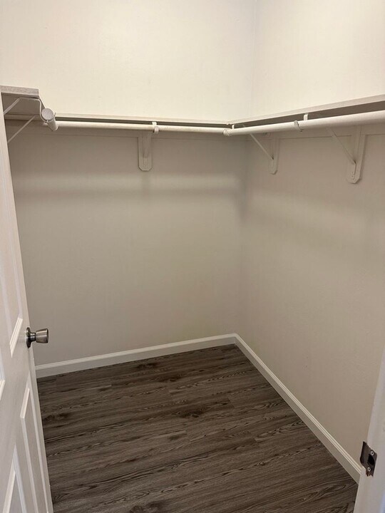 438 Willow Dr in Bakersfield, CA - Building Photo