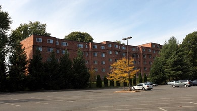 Edsall Gardens in Alexandria, VA - Building Photo - Building Photo