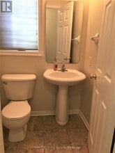 159 Kinross Private in Ottawa, ON - Building Photo - Building Photo