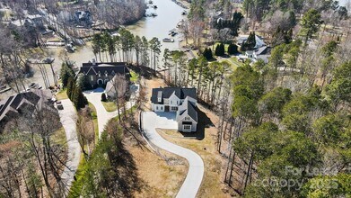 154 Fox Hunt Dr in Mooresville, NC - Building Photo - Building Photo