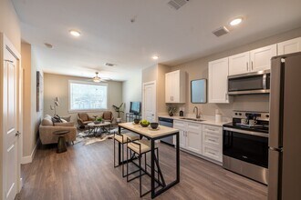 9347 Kempwood Dr in Houston, TX - Building Photo - Building Photo