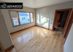 3893 Dr. William Finlayson St in Milwaukee, WI - Building Photo - Building Photo