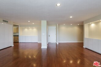 723 Palisades Beach Rd in Santa Monica, CA - Building Photo - Building Photo