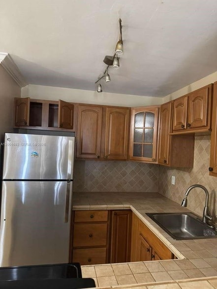 10383 N Kendall Dr, Unit N1 in Miami, FL - Building Photo - Building Photo