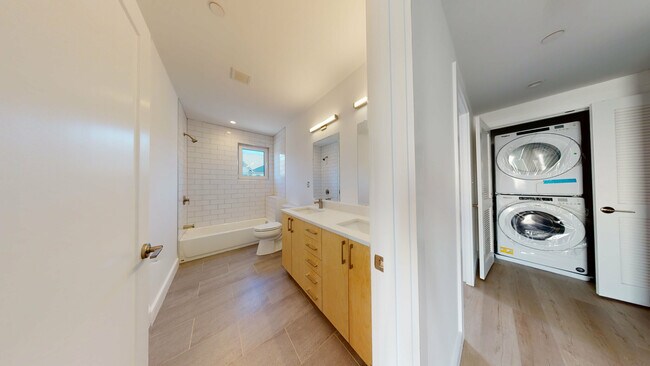 2837 Washington St, Unit #1