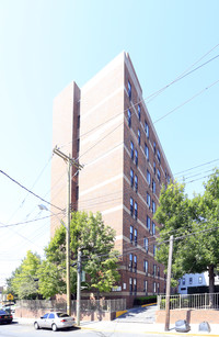 Sunnybrook Apartments in Mount Vernon, NY - Foto de edificio - Building Photo