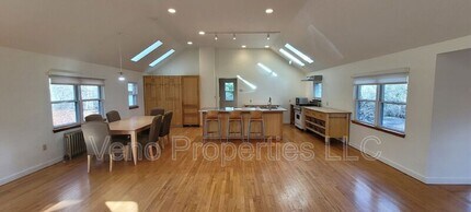 16 Maple Ave in Slingerlands, NY - Building Photo - Building Photo