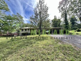948 Betsy Dr in Columbia, SC - Building Photo