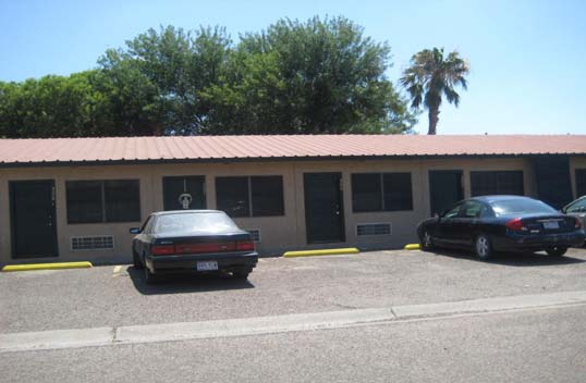 Dellwood Apartments in Laredo, TX - Building Photo