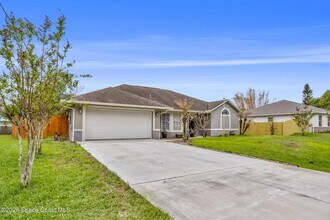 5695 Graham St in Cocoa, FL - Building Photo - Building Photo