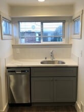 411 N L St, Unit Apt 2 in Tacoma, WA - Foto de edificio - Building Photo