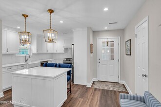 68 Maple Dr in Spring Lake, NJ - Building Photo - Building Photo