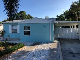 230 SW 15th St in Fort Lauderdale, FL - Building Photo