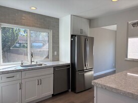 17423 Plaza Otonal in San Diego, CA - Building Photo