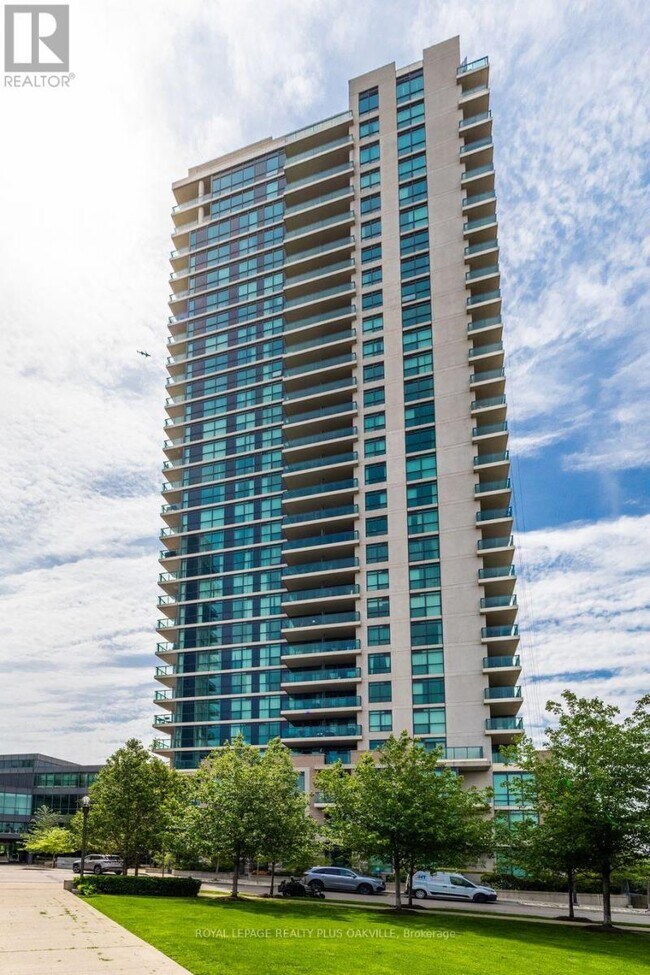 215-2215 Sherway Gardens Rd in Toronto, ON - Building Photo - Building Photo