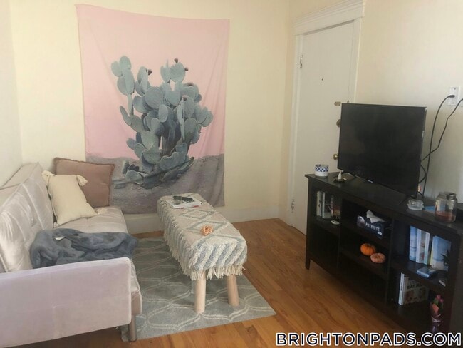 1872 Commonwealth Ave