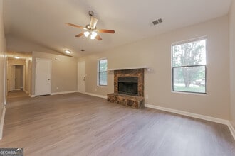 145 Lynda Ln in Fairburn, GA - Building Photo - Building Photo