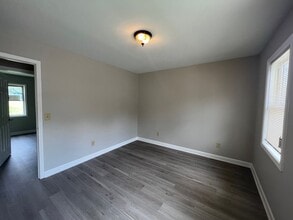 656 Lakeside Ave-Unit -656 in Burlington, NC - Building Photo - Building Photo