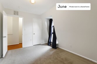 Private bedroom in 5 bed/2 bath Home in Washington, DC - Building Photo - Building Photo