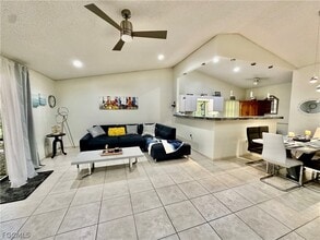 13212 Tall Pine Cir in Ft. Myers, FL - Building Photo - Building Photo