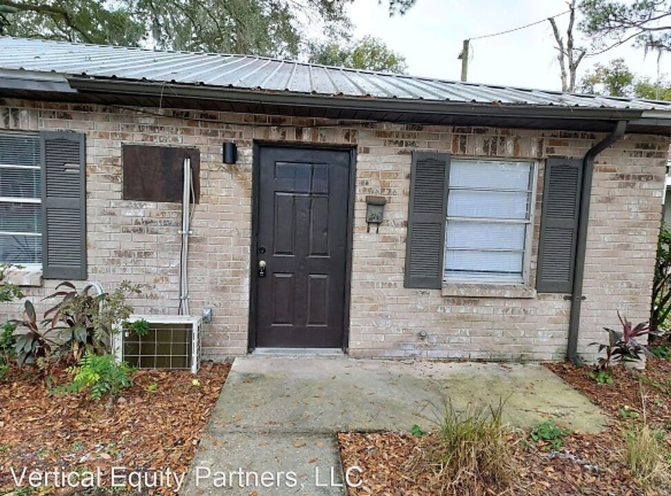 1603 W Lowry Ave in Plant City, FL - Building Photo