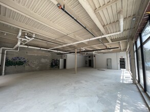 2317 N Clark St in Chicago, IL - Building Photo - Interior Photo