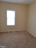 5937 King St in Mount Jackson, VA - Building Photo