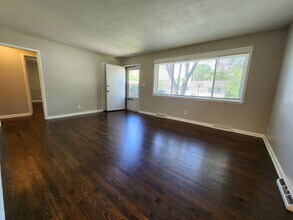 2655 S Stewart Ave in Springfield, MO - Building Photo - Building Photo