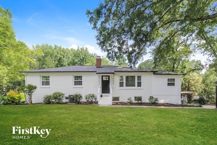 5412 Hilltop Cir in Charlotte, NC - Building Photo